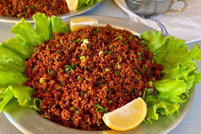 Tadan çok şaşırıyor! Gaziantep usulü çiğ köfte tadında kısır... Yapılışı ise bakın nasıl 1